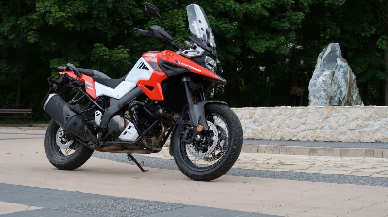 Suzuki V-Strom 1050 XT (1).JPG