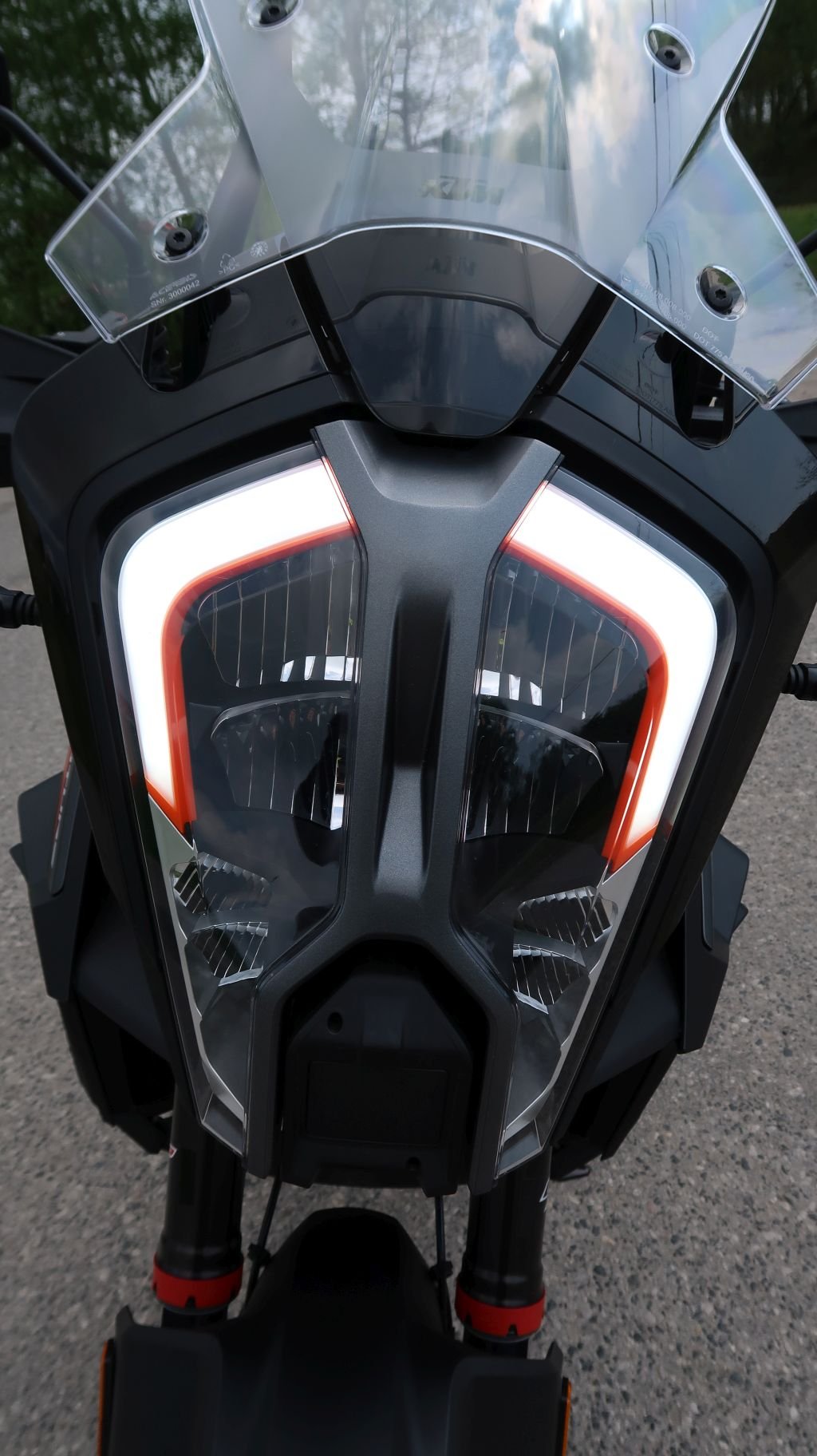 KTM 1290 S.A. S 2021 - lampa.JPG