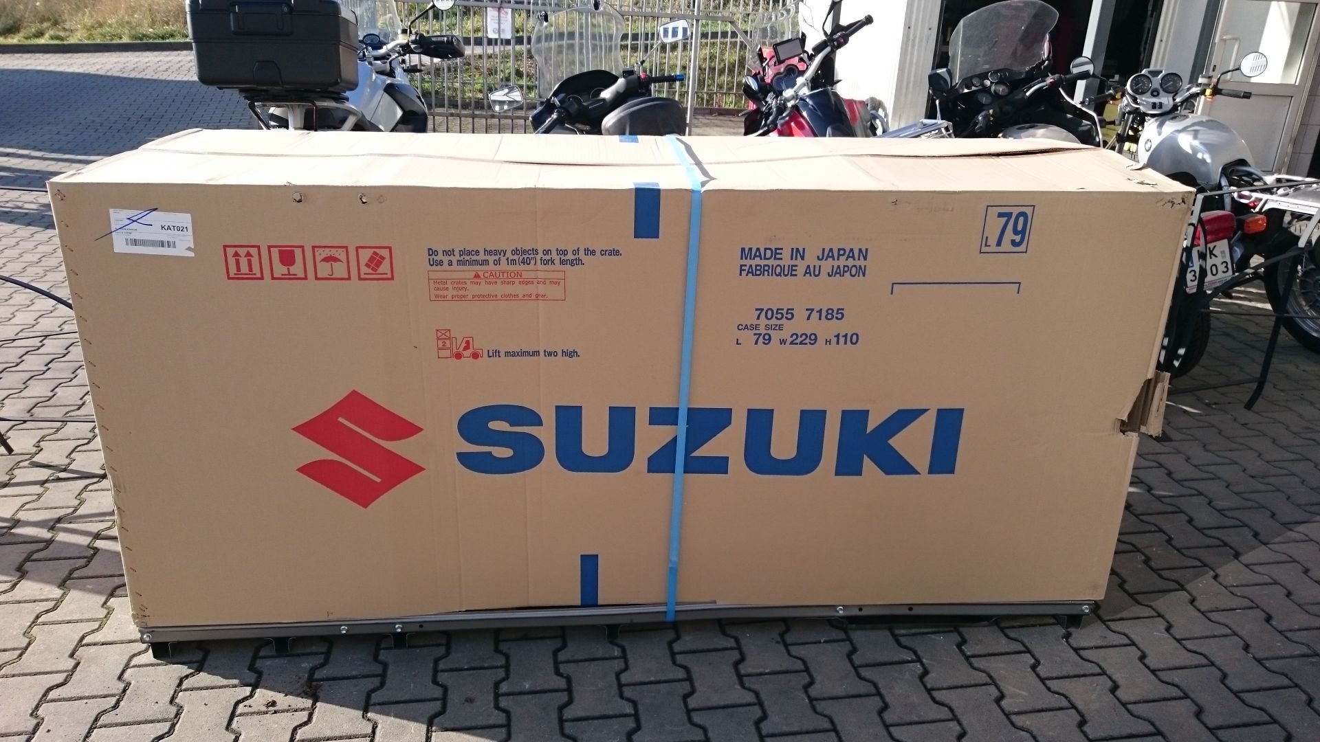 Suzuki V-Strom DL-650 AL6 - paczka Rider.jpg
