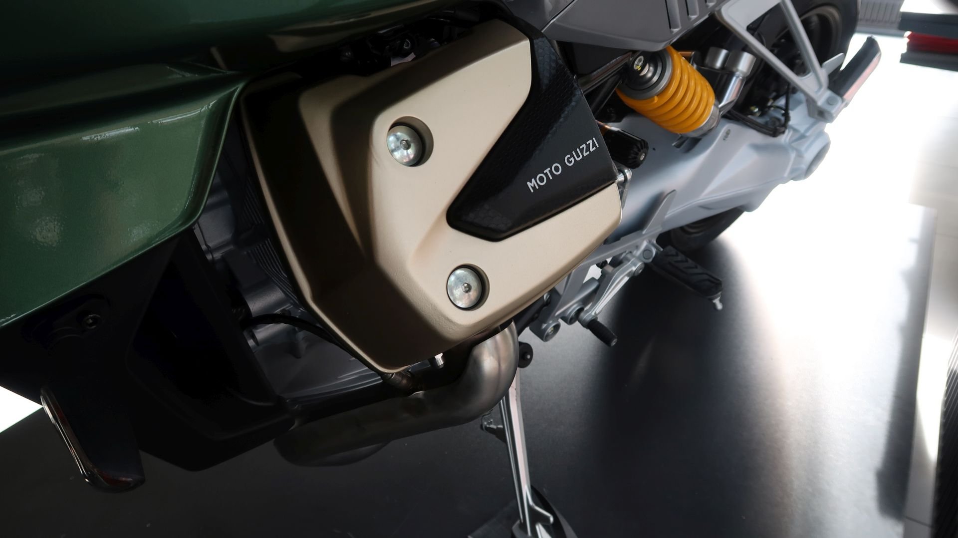 Moto Guzzi V100 Mandello S (8).JPG