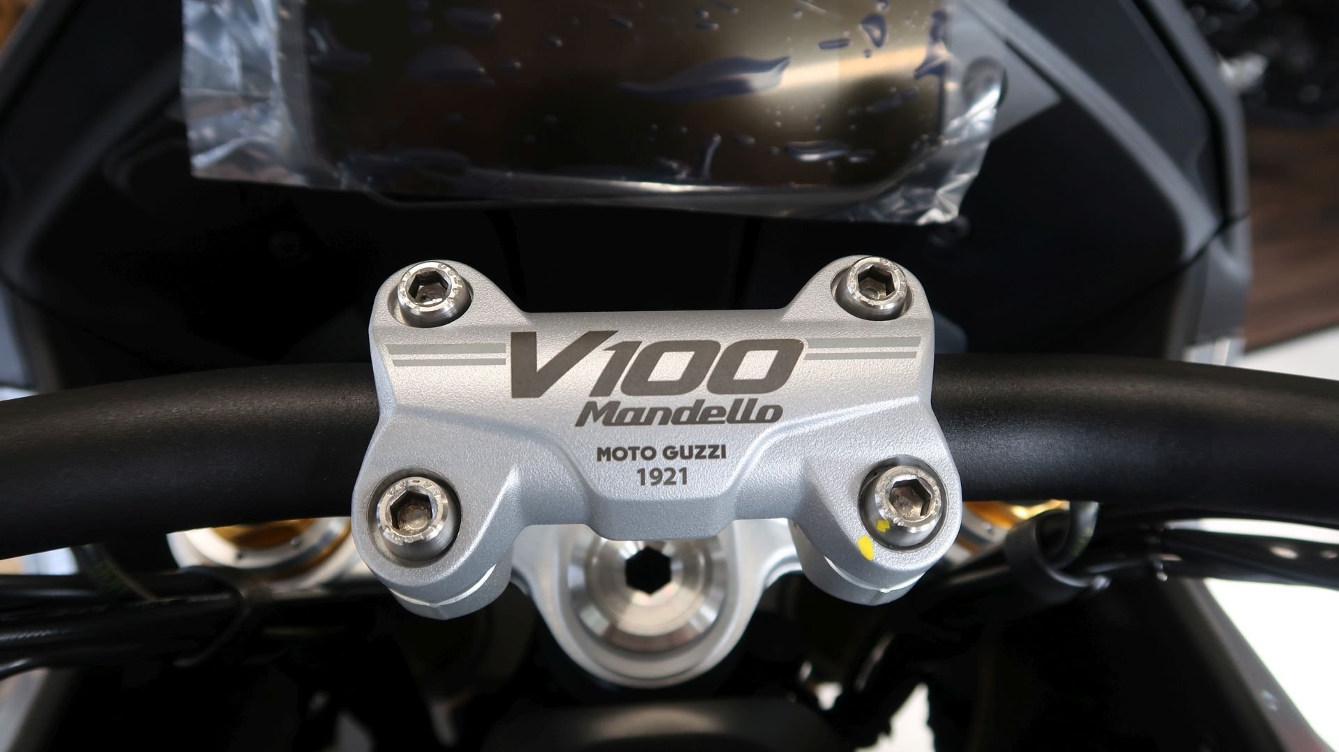 Moto Guzzi V100 Mandello S (9).JPG