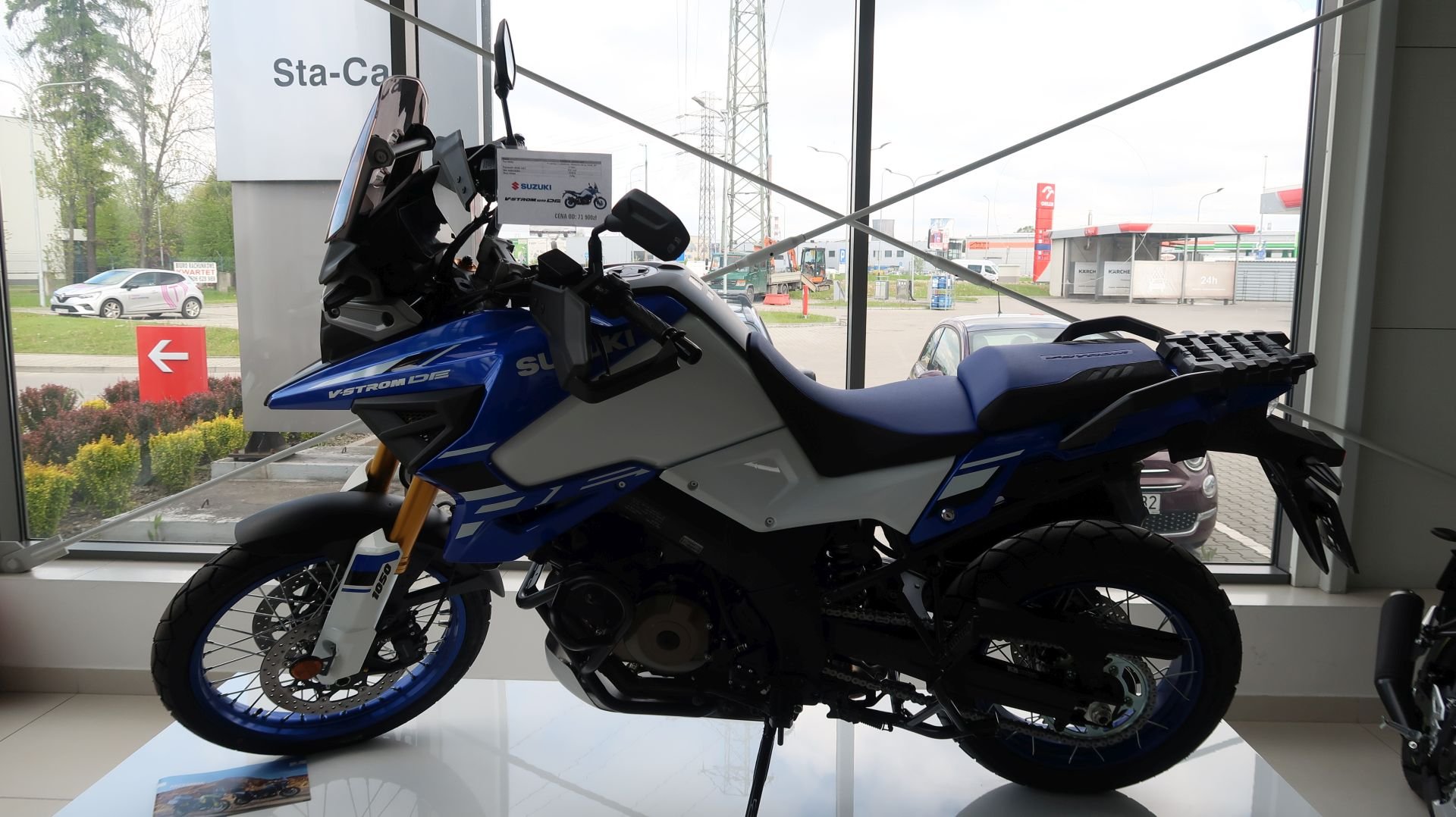 Suzuki V-strom 1050 DE (2023) 01.JPG