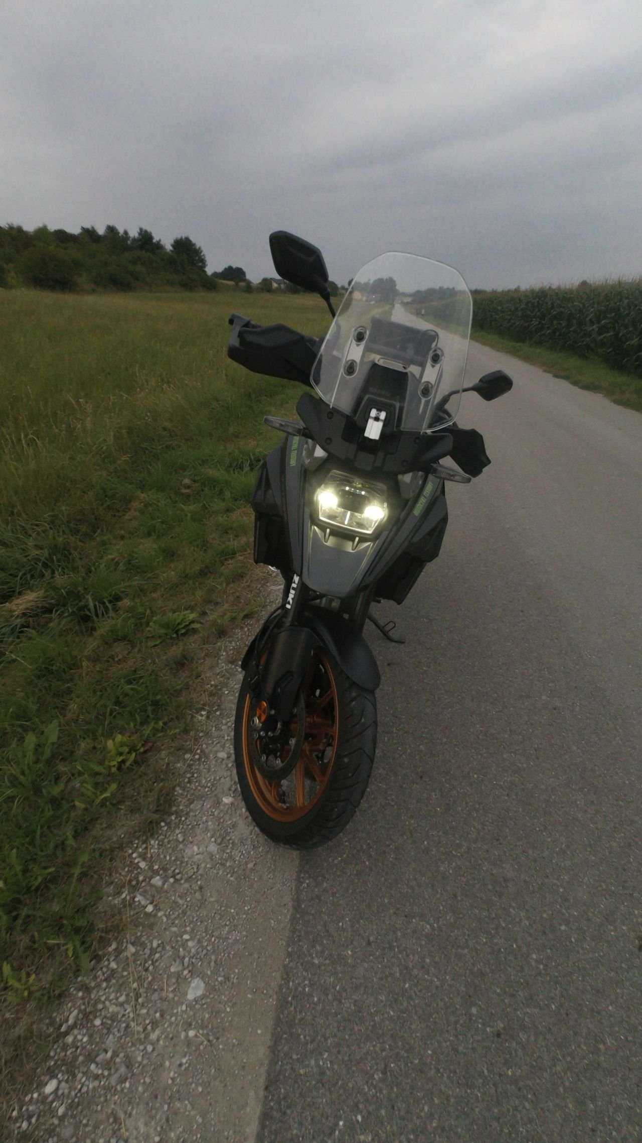 Suzuki V-strom 1050 (2023) 25.jpg