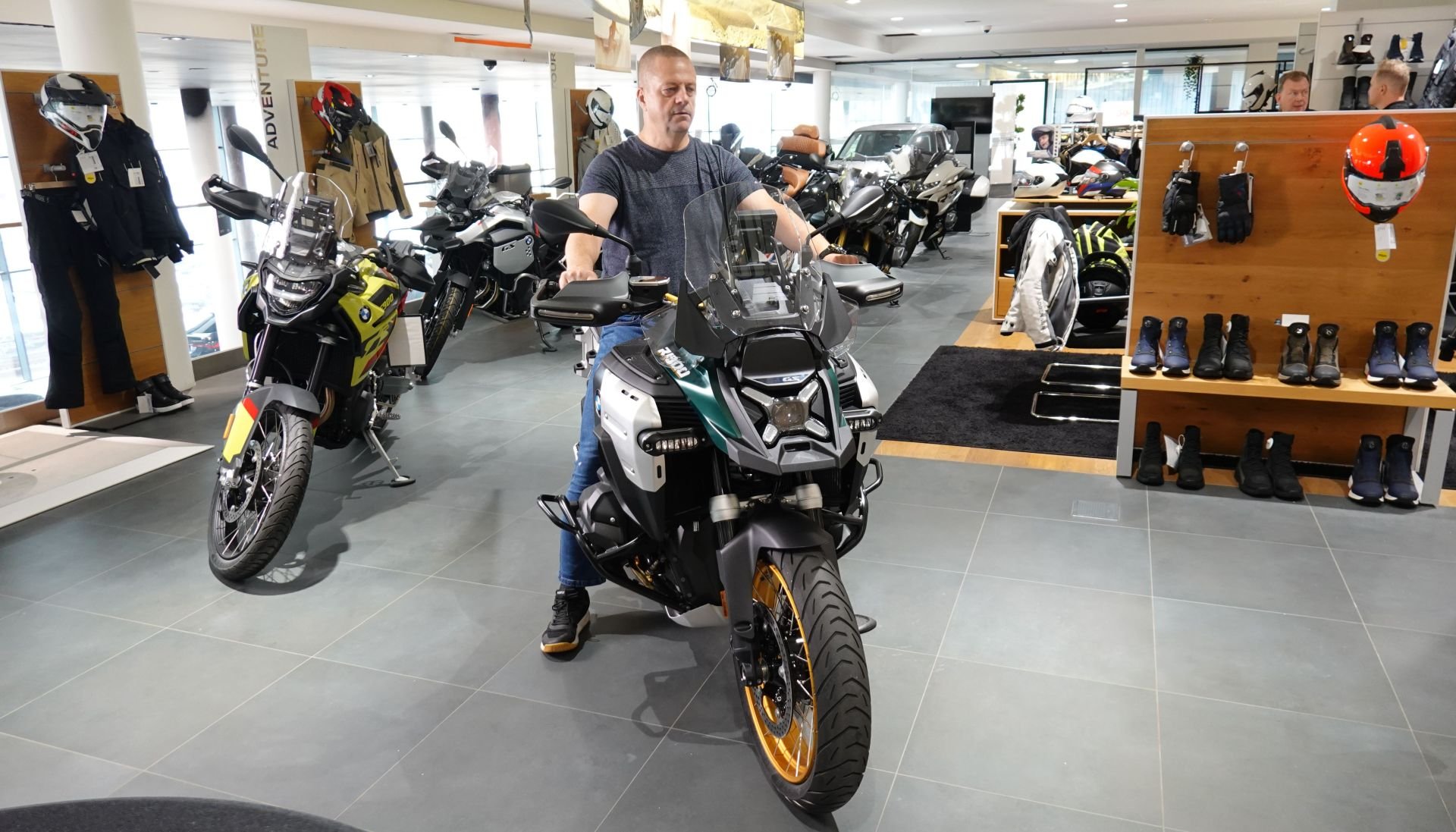 BMW R1300 GS ADV (18) Iżu.jpg