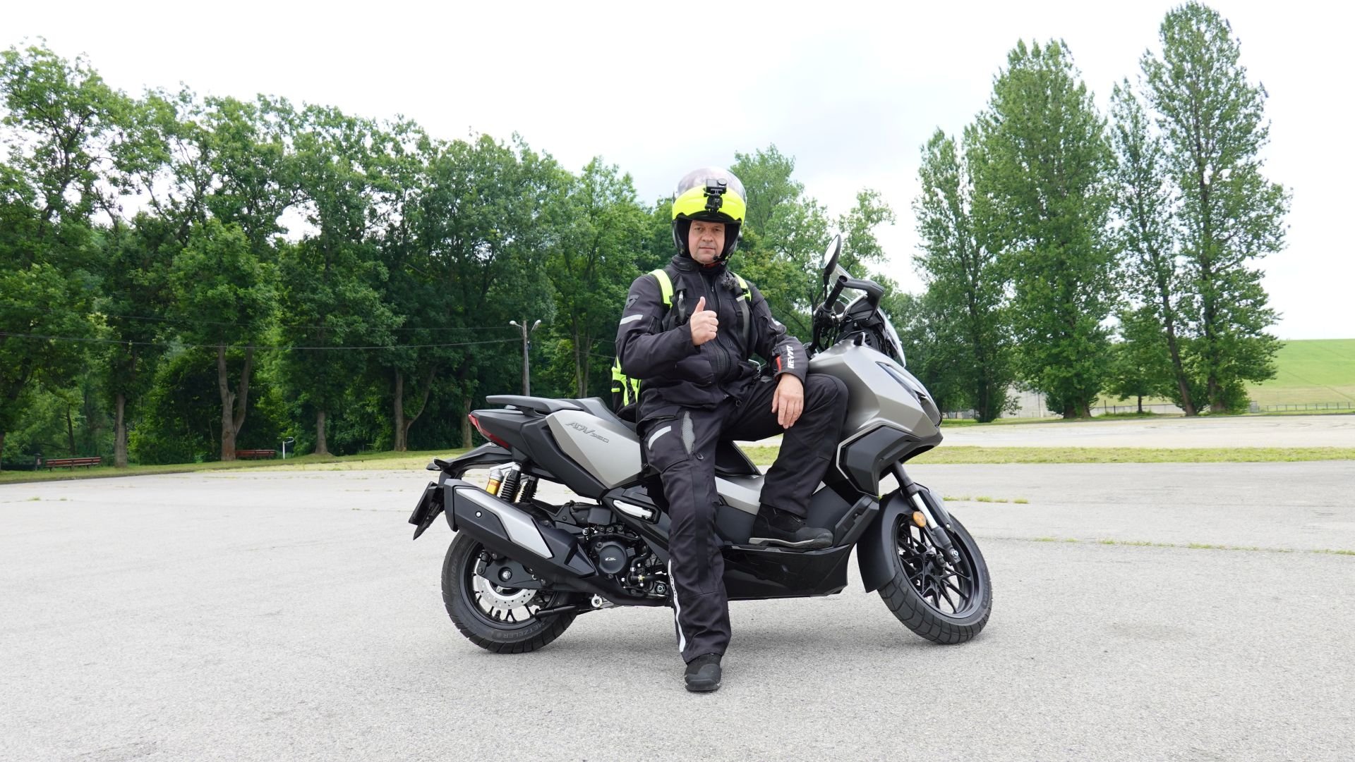 Honda ADV350 (Iżu).JPG