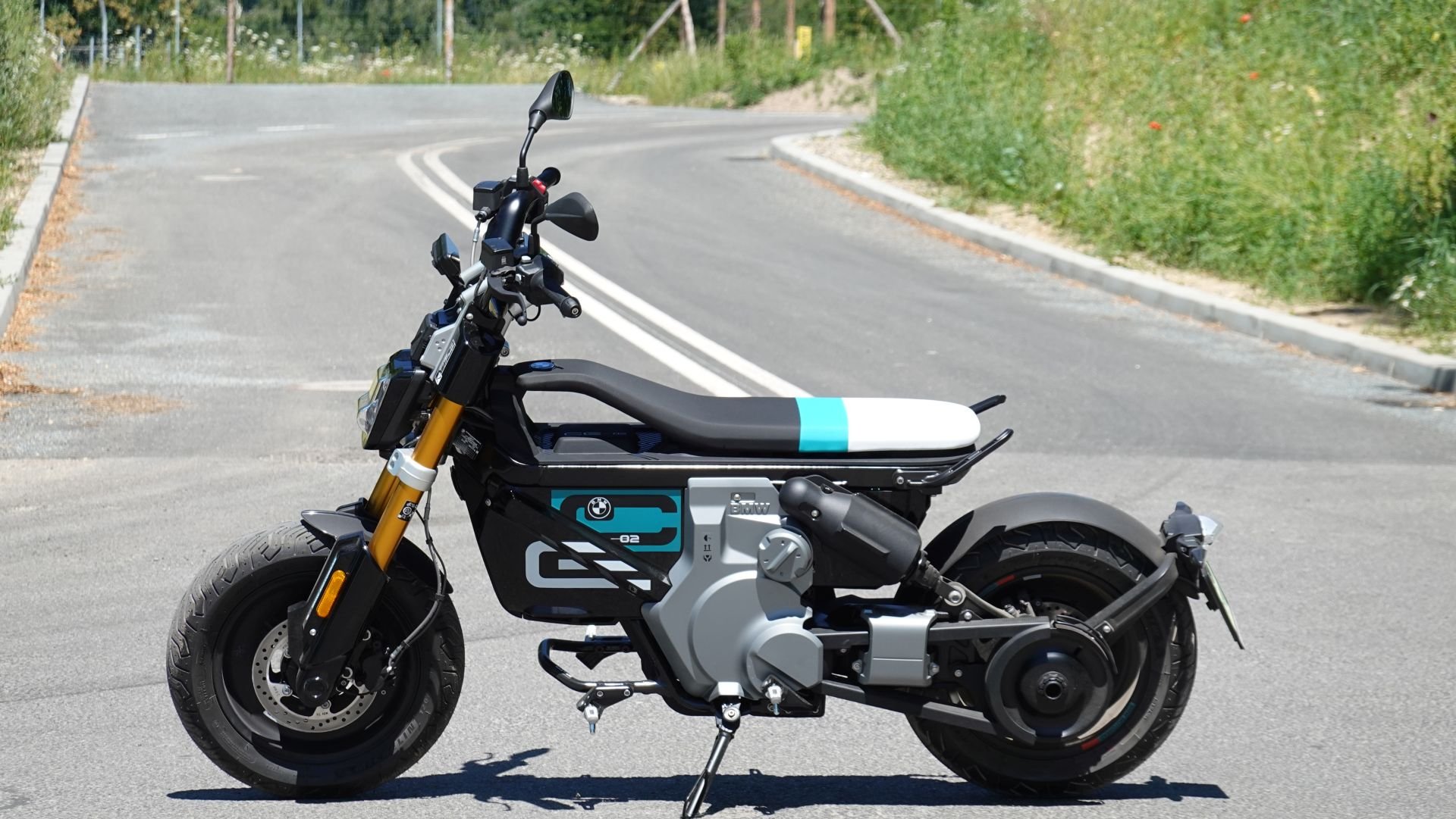 BMW CE02 (2).JPG