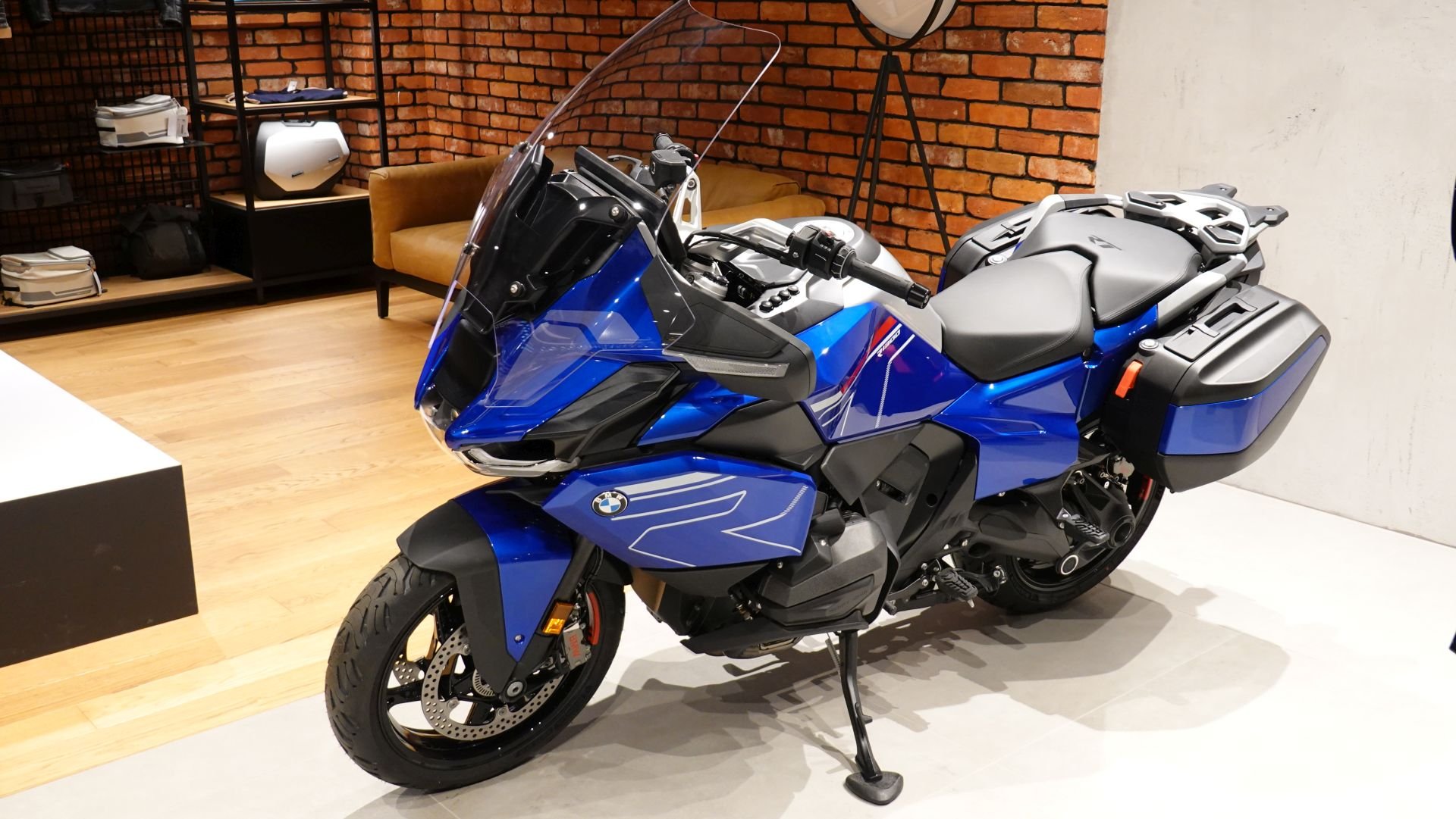 BMW R1300 RT (1).JPG