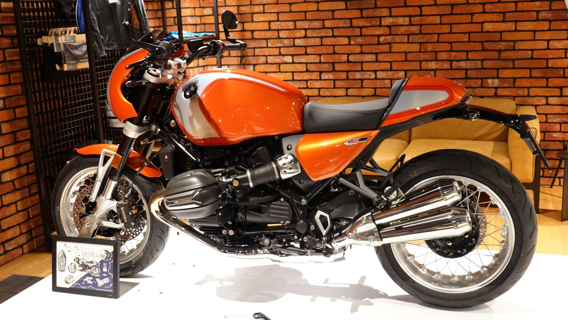BMW R12 S (1).JPG