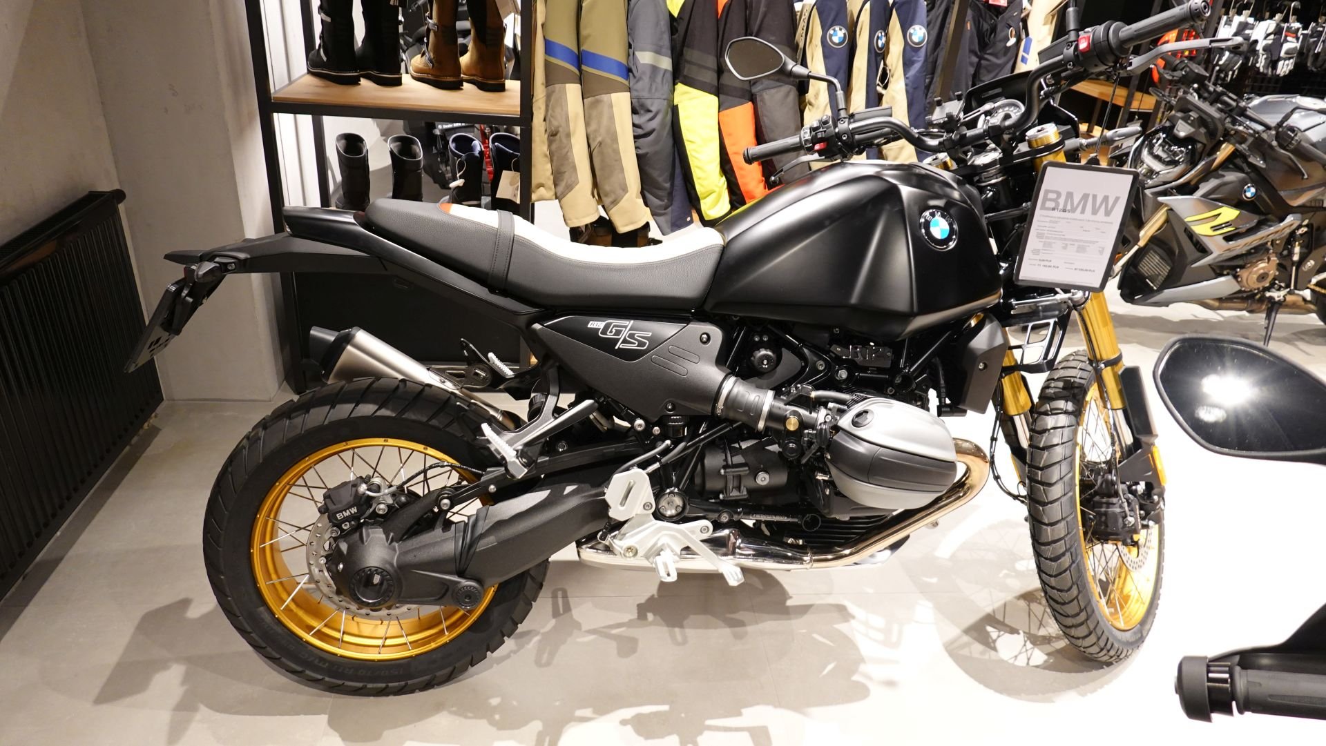 BMW R12 GS (1).JPG