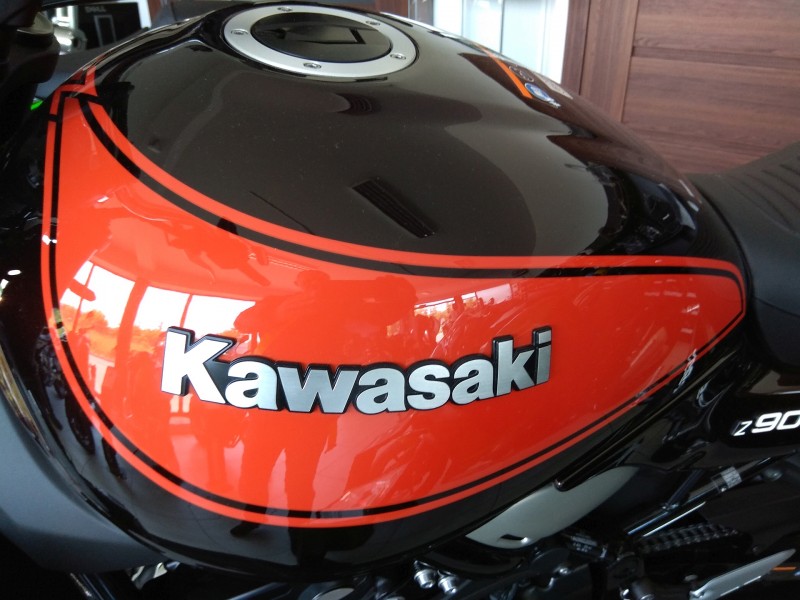 Kawasaki Z900 RS (12).jpg