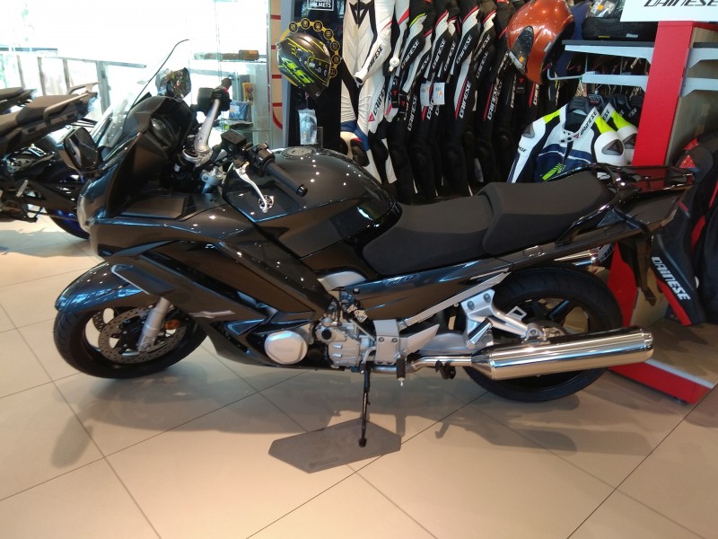 Yamaha FJR 1300 2018.jpg