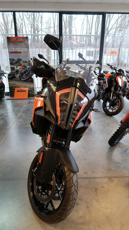 KTM 1290 Super Adventure S (2).JPG