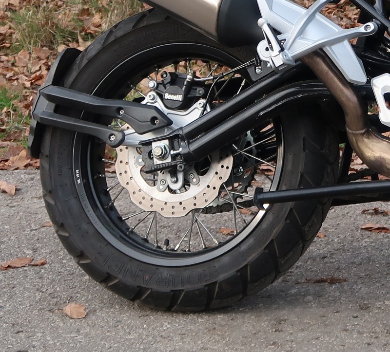 Benelli TRK 502X (wahacz).JPG